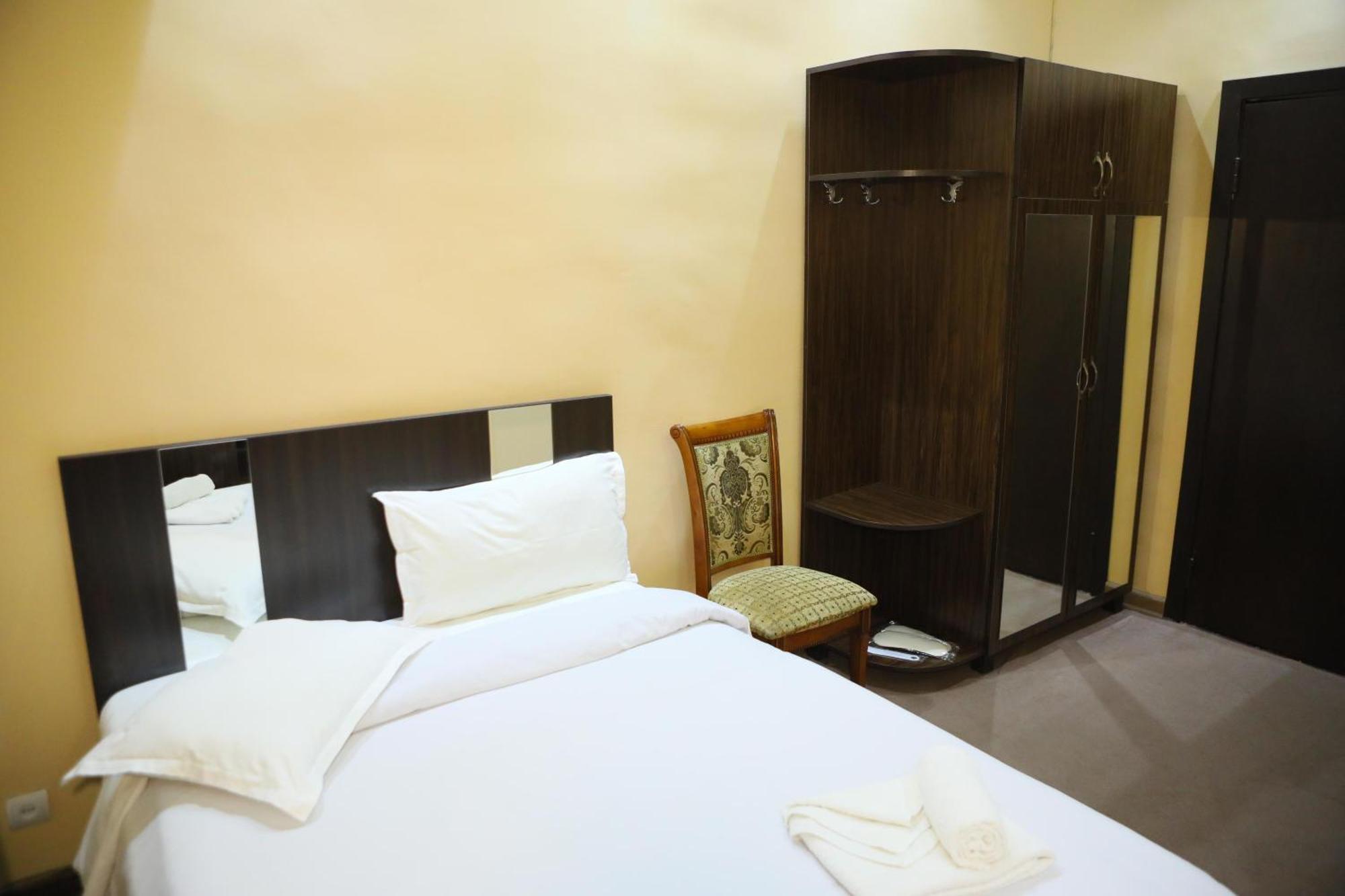 Elko Hotel Ереван Экстерьер фото