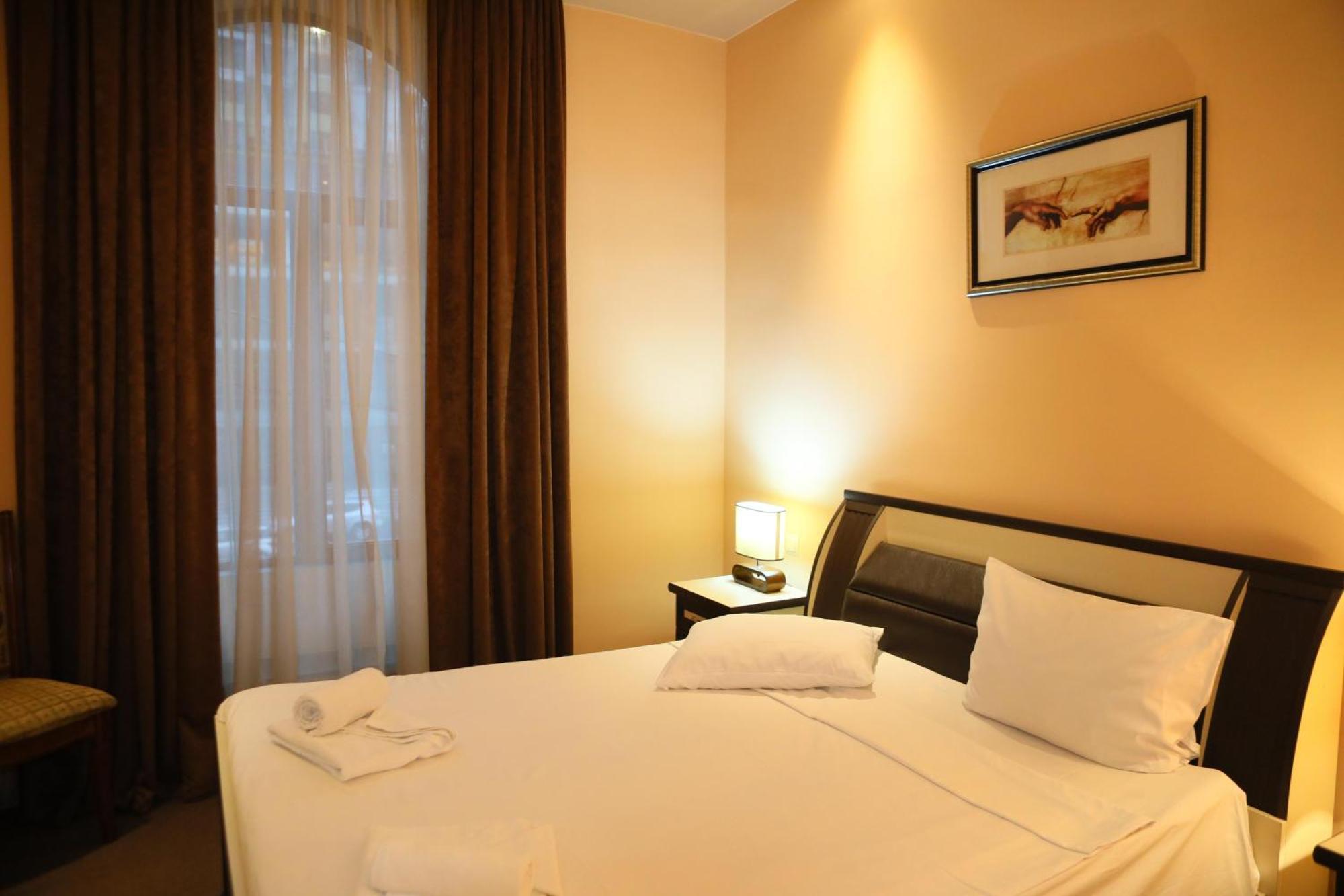 Elko Hotel Ереван Экстерьер фото